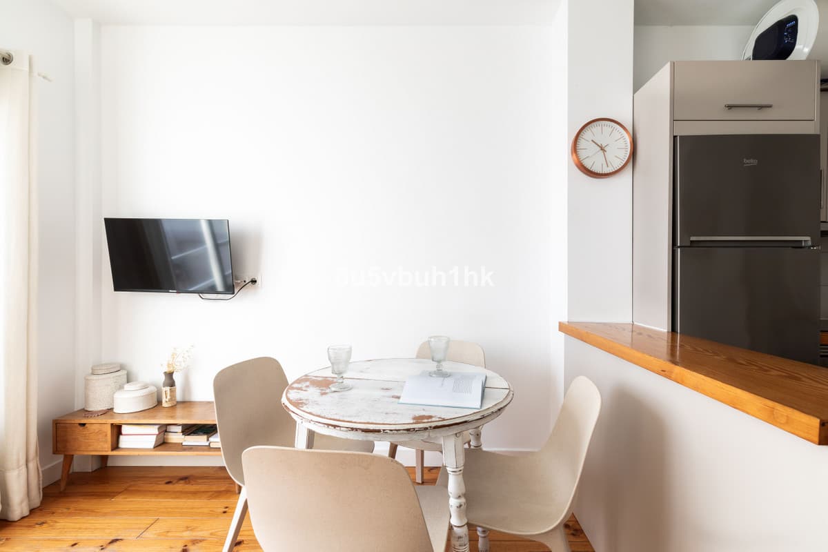 Ground Floor Apartment in Málaga — photo 3 of 10