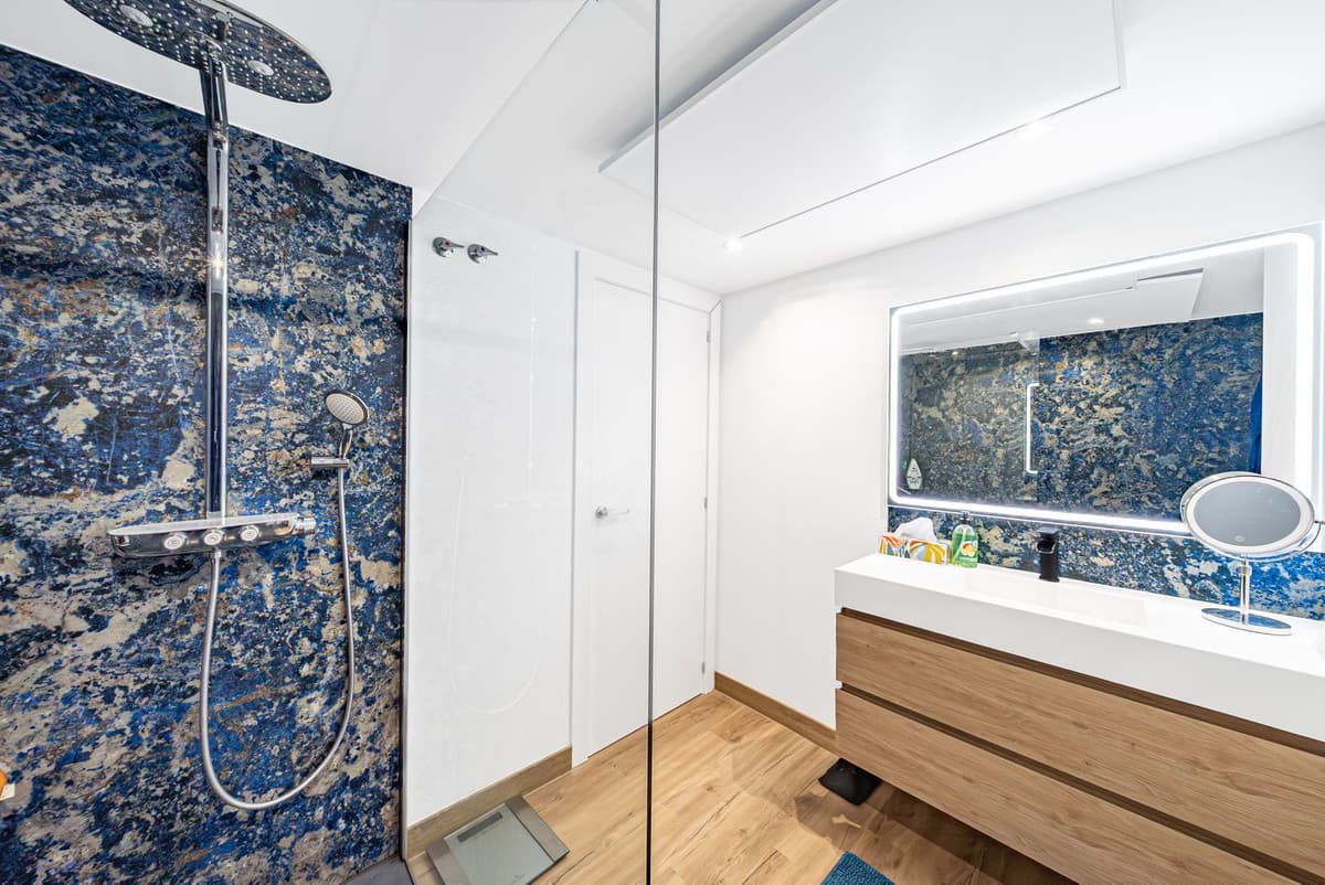 Middle Floor Apartment in Elviria — photo 10 of 10