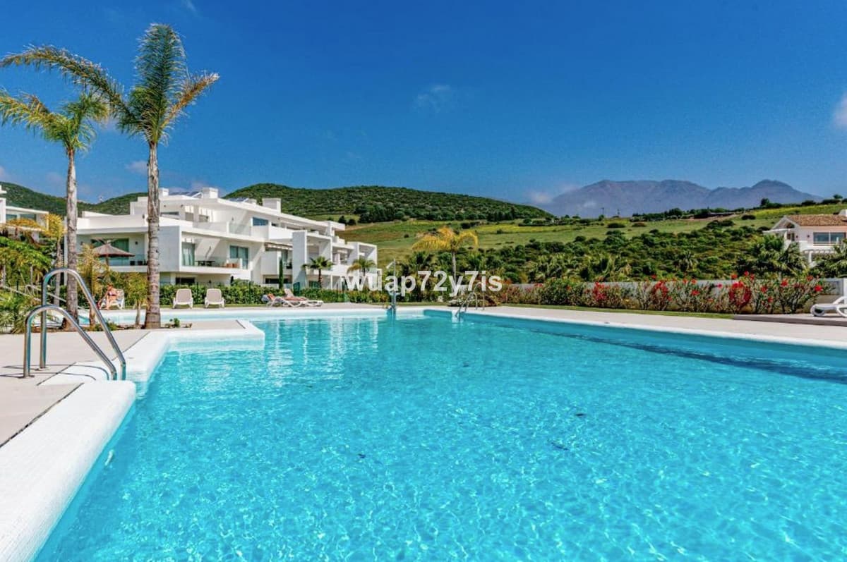 Top Floor Apartment in Casares — photo 1 of 10