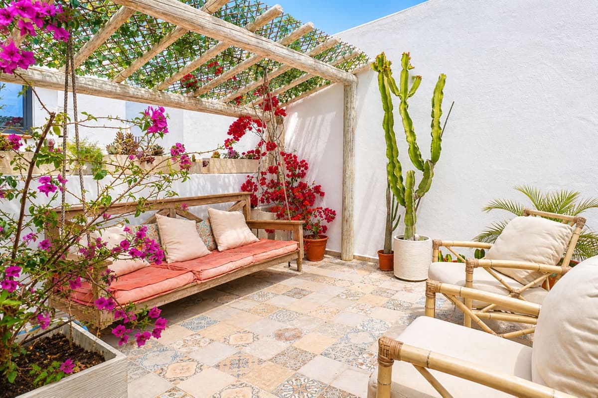 Townhouse in Estepona — photo 1 of 10