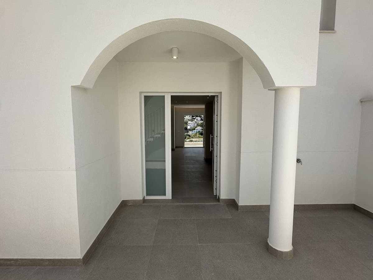 Townhouse in Torrequebrada — photo 7 of 10