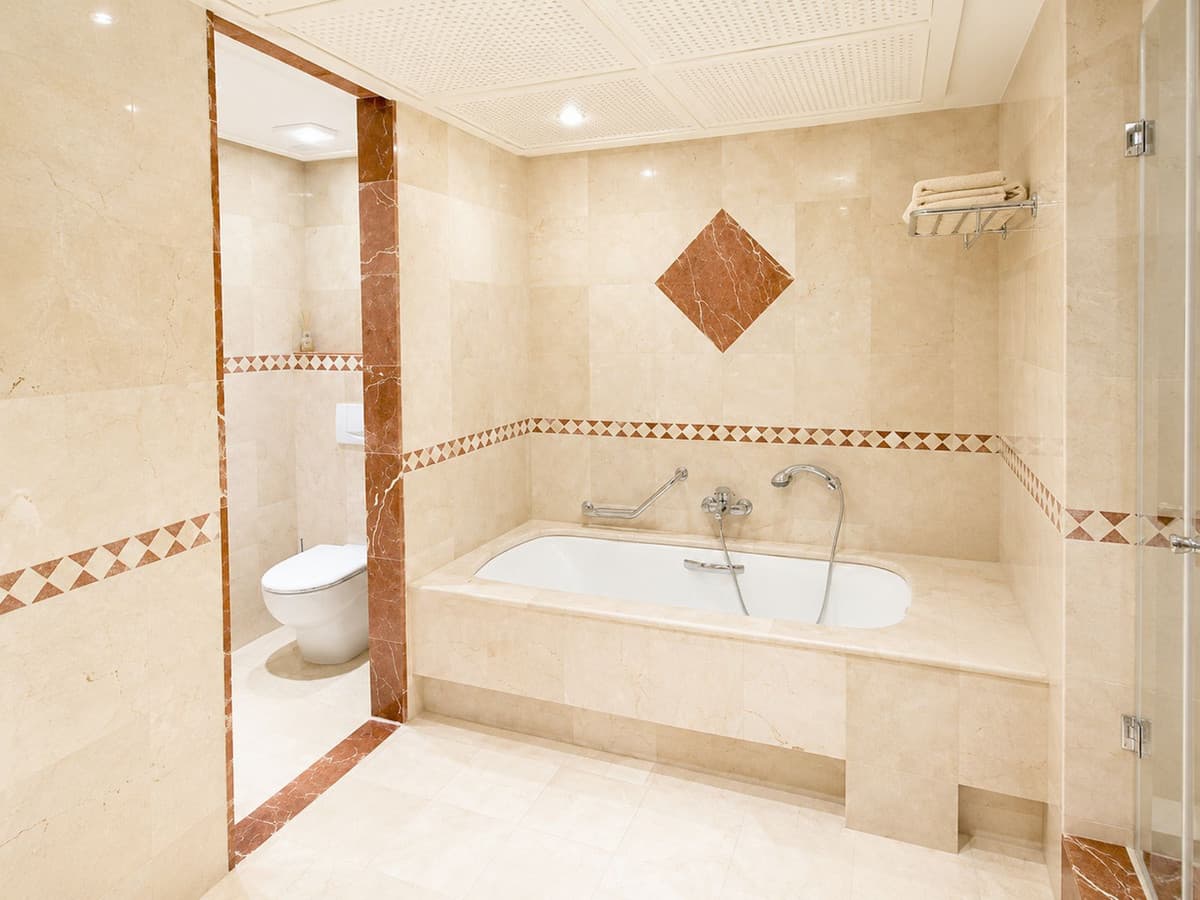 Middle Floor Apartment in New Golden Mile — photo 8 of 10