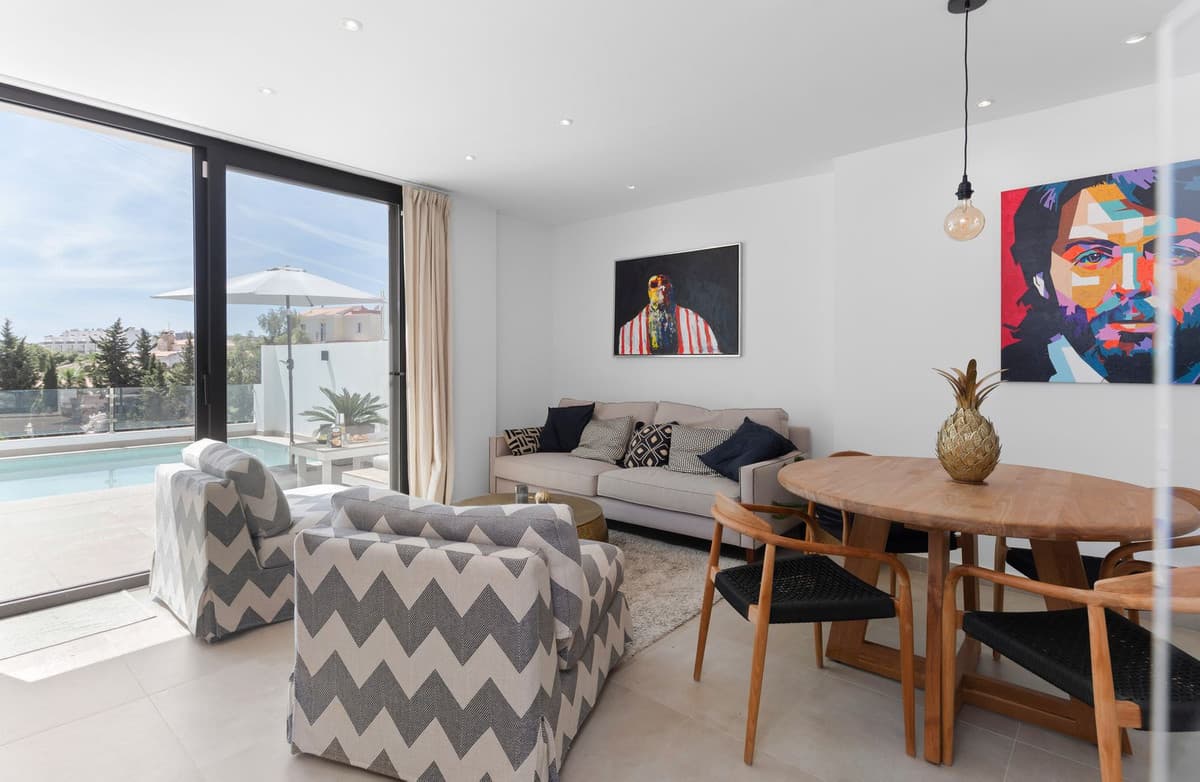 Townhouse in Torreblanca — photo 3 of 10