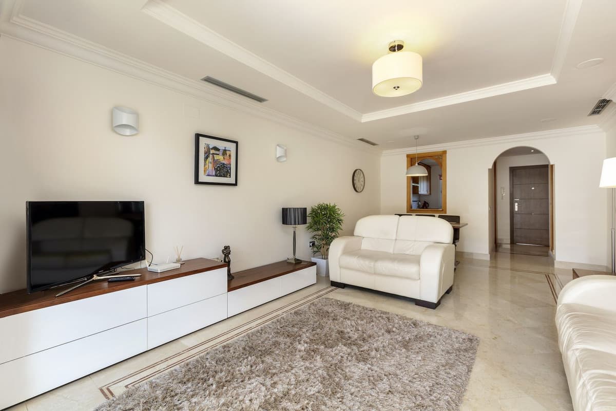 Middle Floor Apartment in Nueva Andalucía — photo 3 of 10