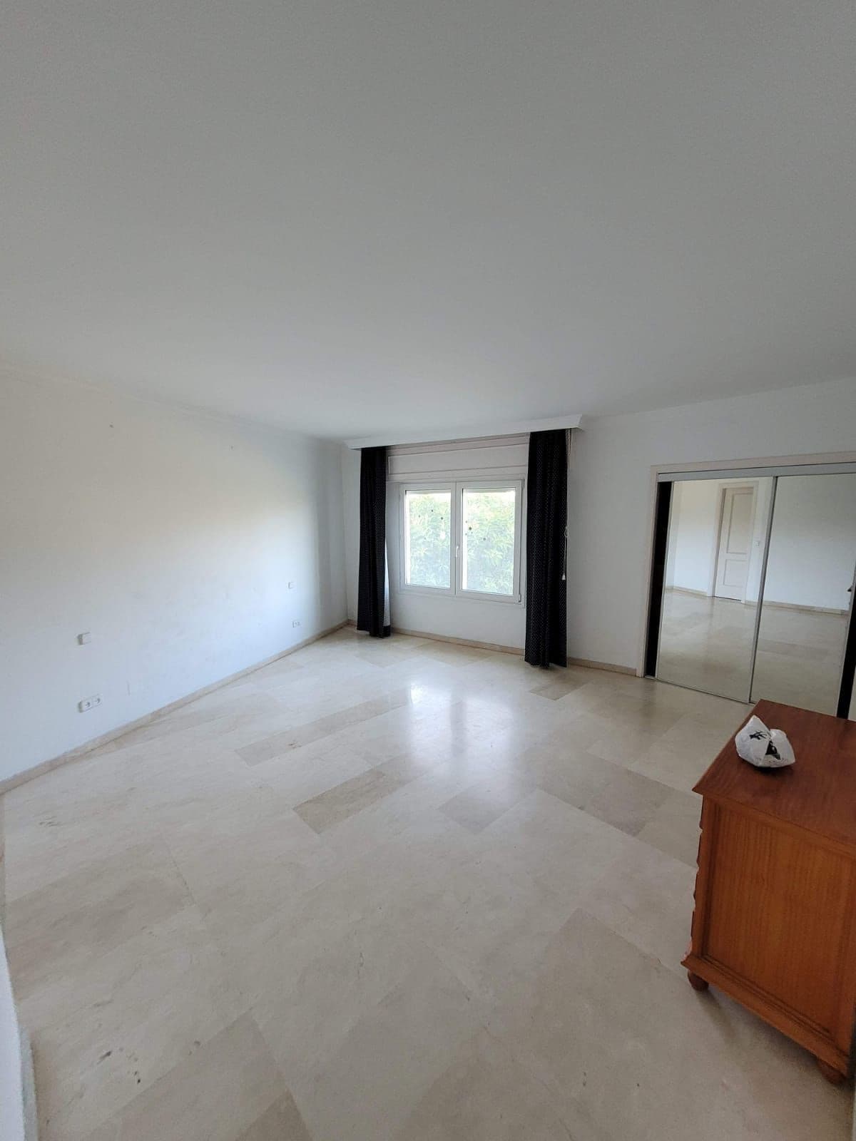 Middle Floor Apartment in Estepona — photo 4 of 10
