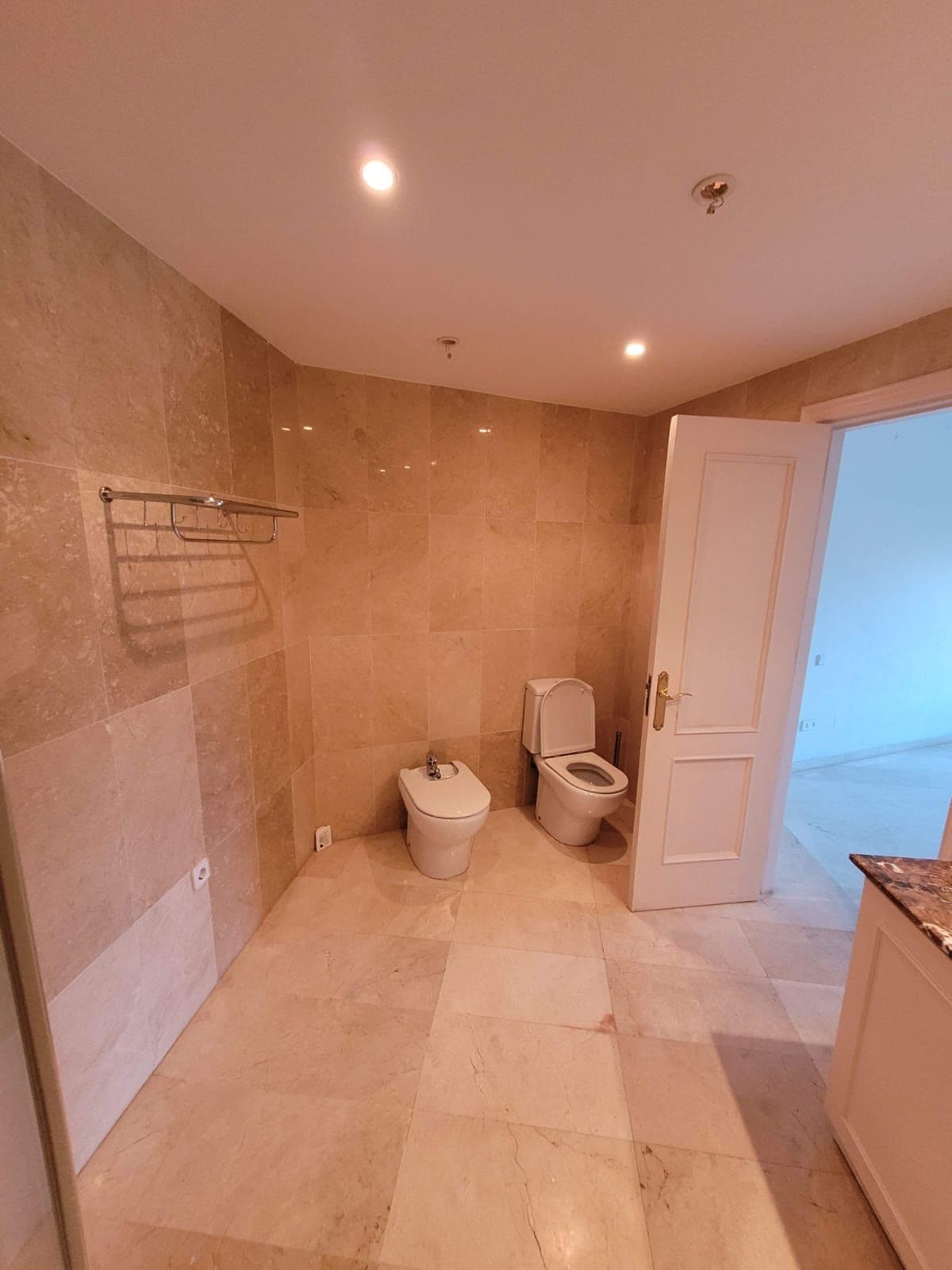 Middle Floor Apartment in Estepona — photo 6 of 10