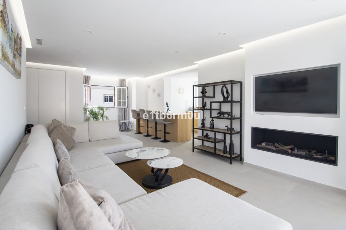 Middle Floor Apartment in Nueva Andalucía — photo 1 of 10
