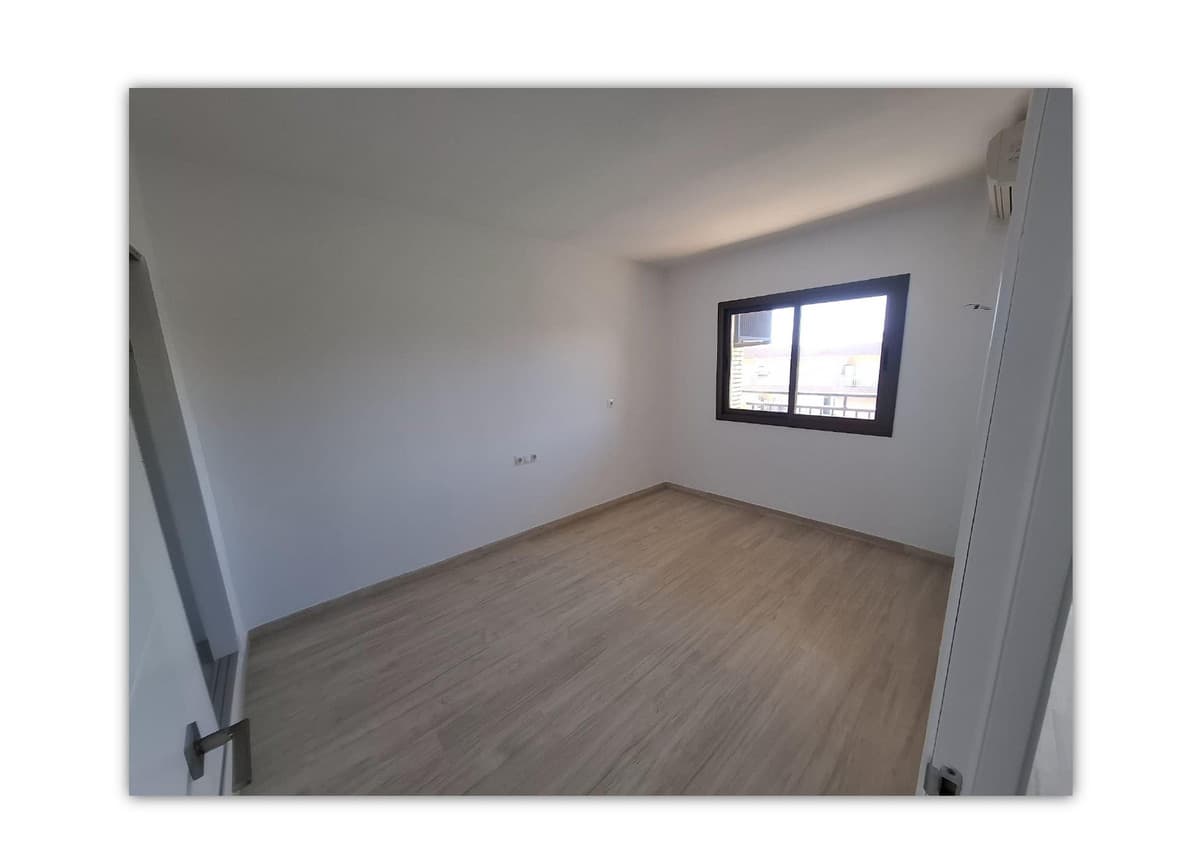 Middle Floor Apartment in Fuengirola — photo 4 of 10