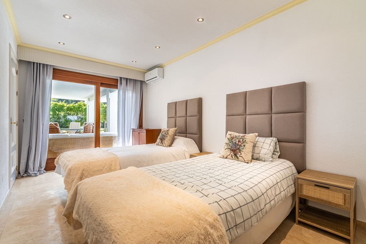 Detached Villa in New Golden Mile — photo 9 of 10