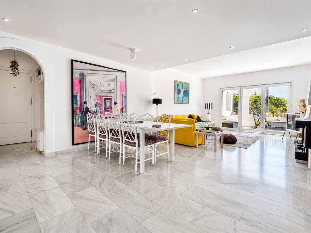Middle Floor Apartment in Puerto de Cabopino — photo 3 of 10