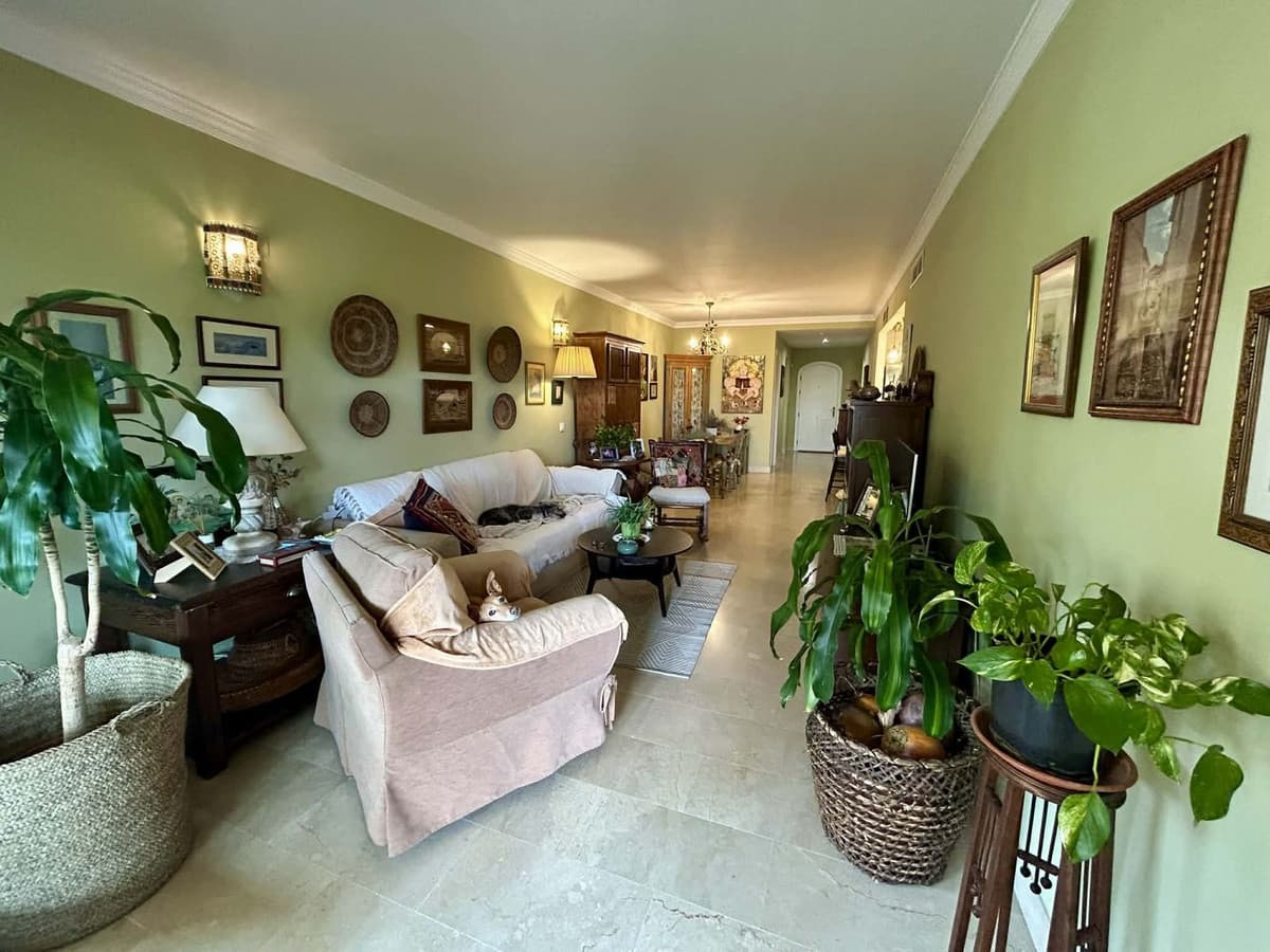 Ground Floor Apartment in Elviria — photo 2 of 10