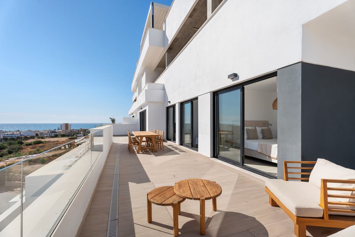 Middle Floor Apartment in La Cala de Mijas — photo 1 of 10