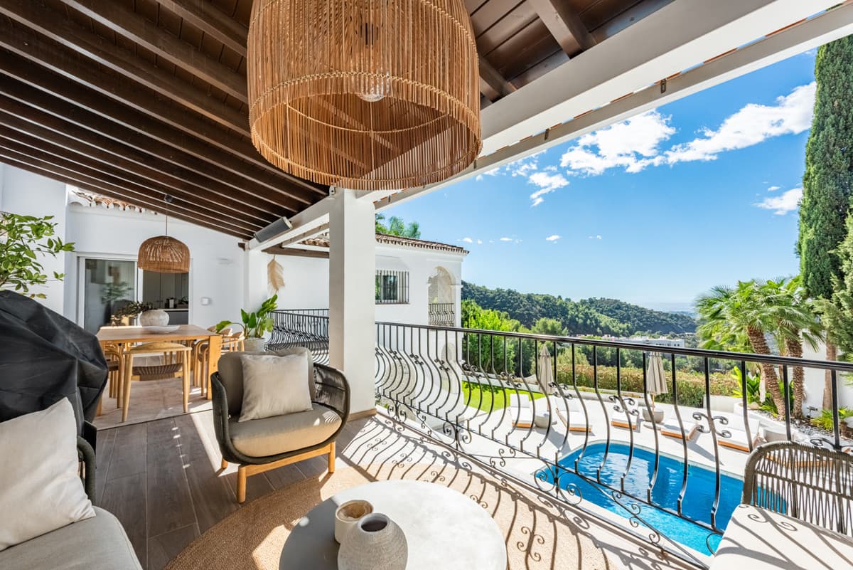 Semi-Detached House in Istán — photo 2 of 10