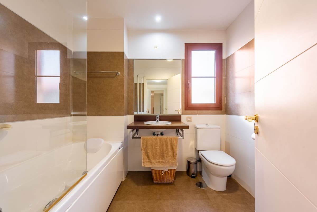 Middle Floor Apartment in Benahavís — photo 10 of 10