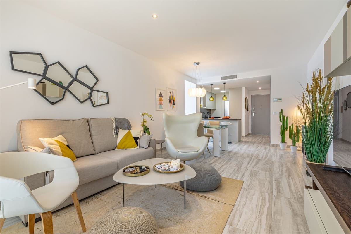 Penthouse Duplex in Bel Air — photo 4 of 10