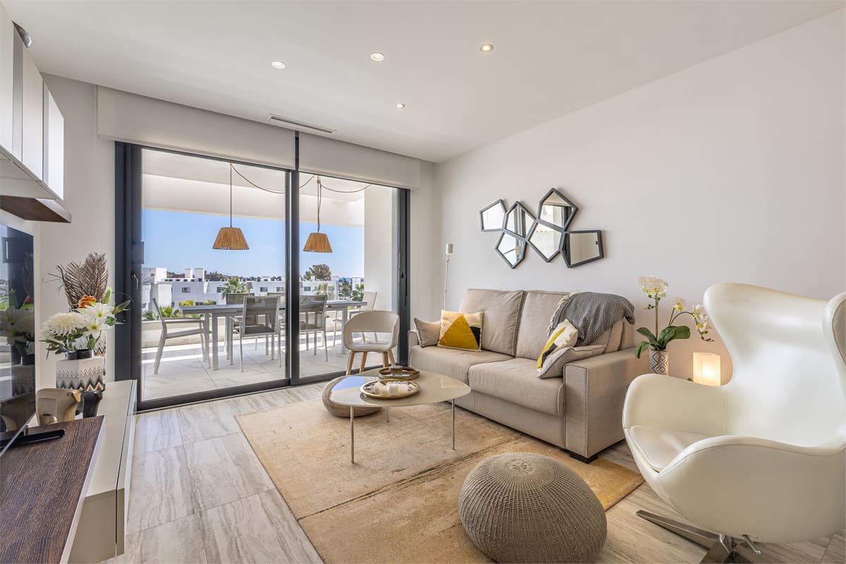 Penthouse Duplex in Bel Air — photo 8 of 10