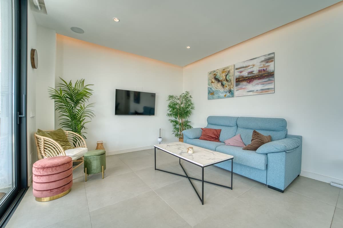 Middle Floor Apartment in Higueron — photo 3 of 10