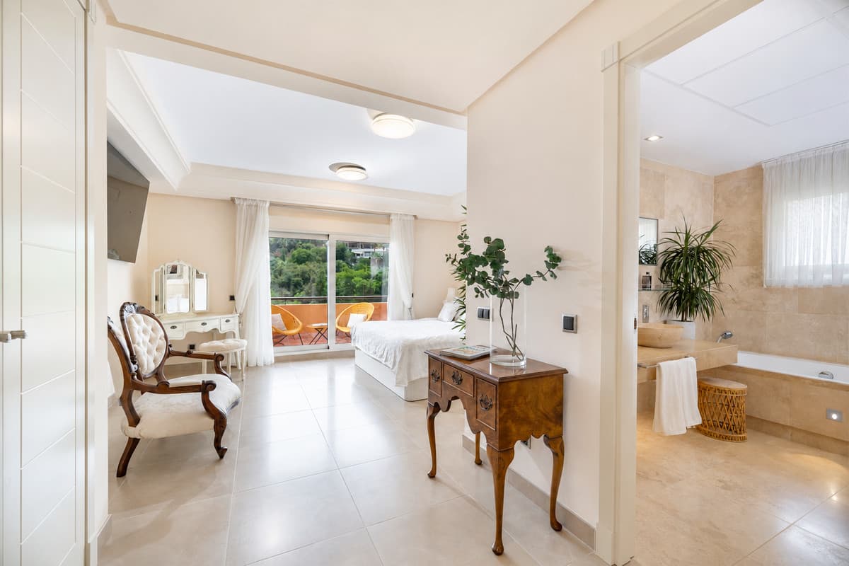 Ground Floor Apartment in Sotogrande Alto — photo 4 of 10