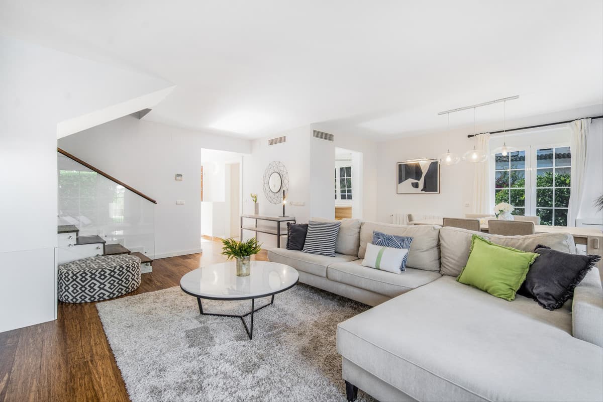 Townhouse in The Golden Mile — photo 2 of 10