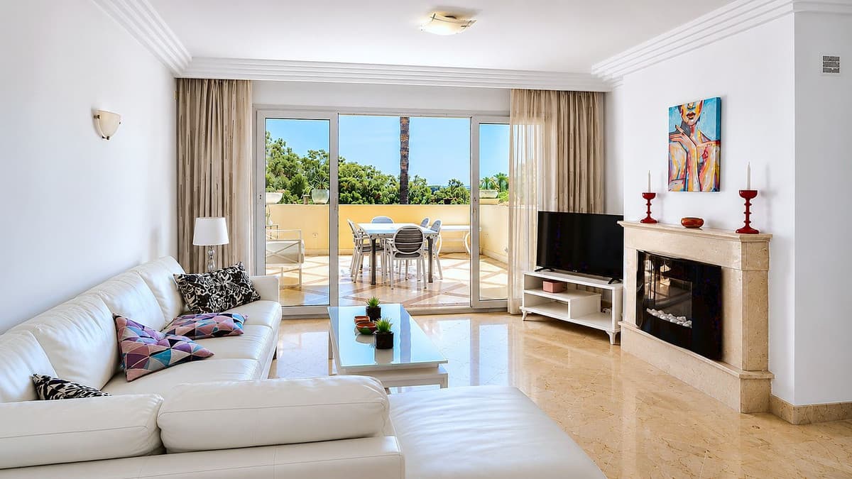 Middle Floor Apartment in Casares — photo 3 of 10