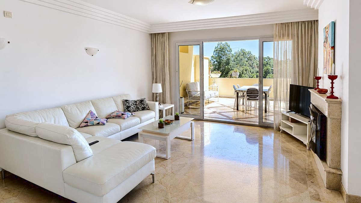 Middle Floor Apartment in Casares — photo 4 of 10
