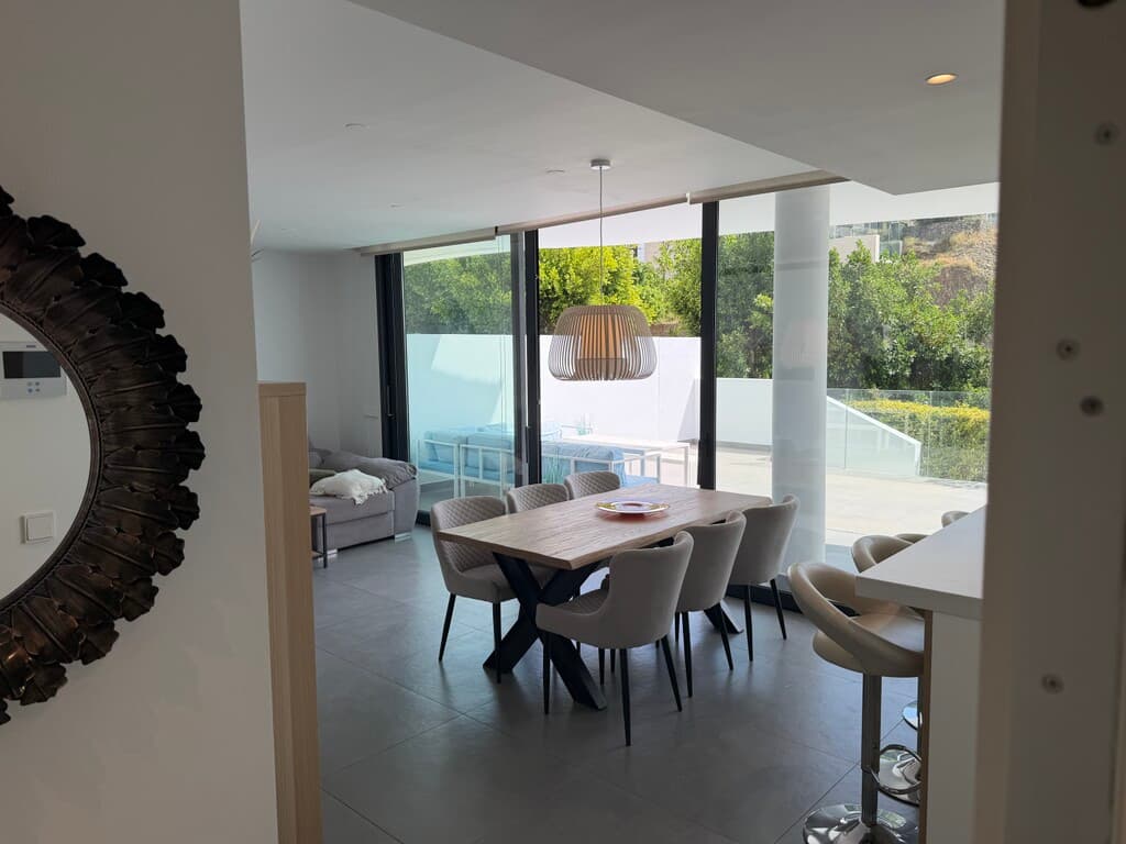 Ground Floor Apartment in Higueron — photo 2 of 10