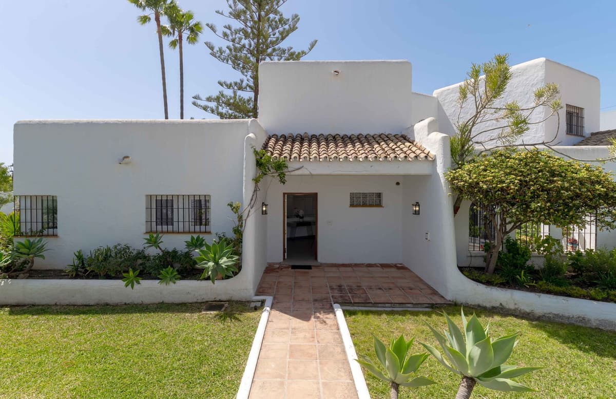 Detached Villa in Bel Air — photo 6 of 10