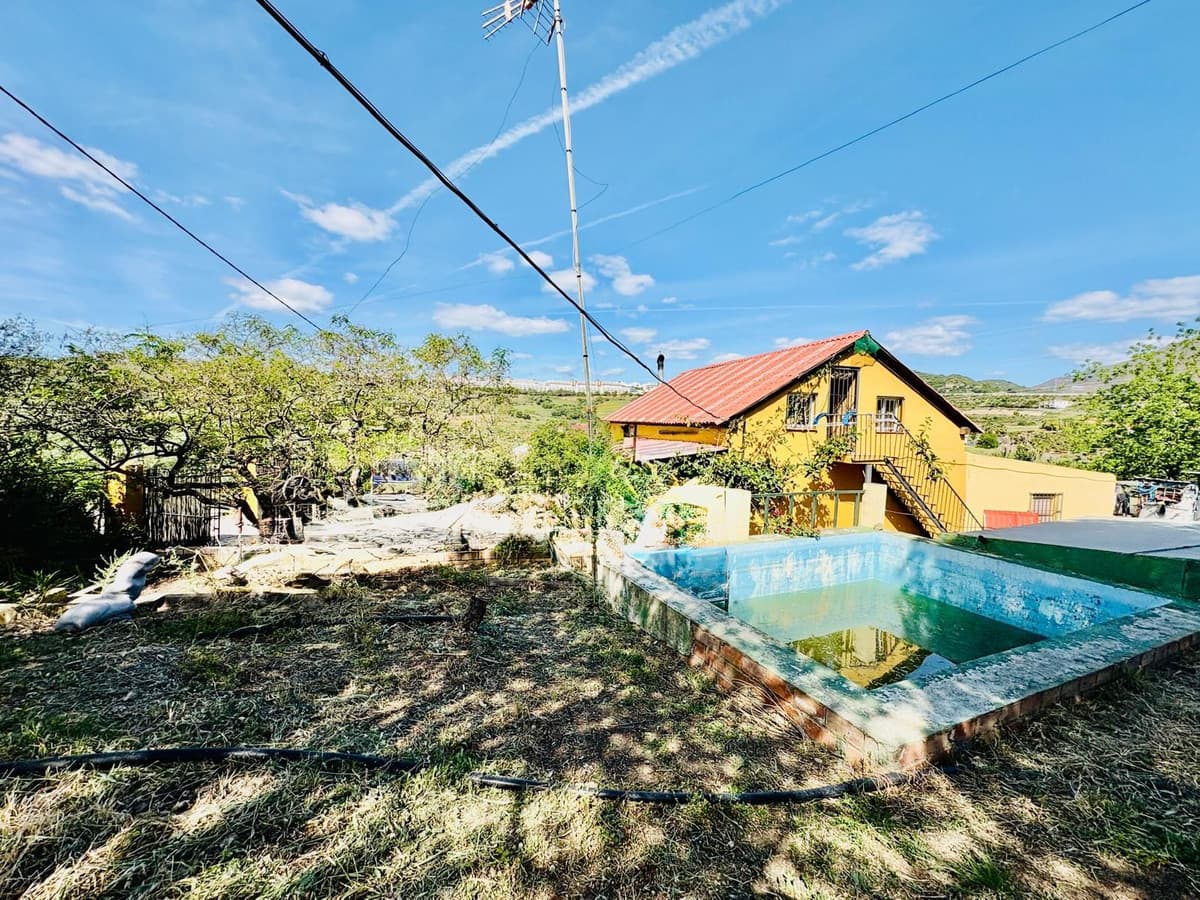 Land in Estepona — photo 1 of 10