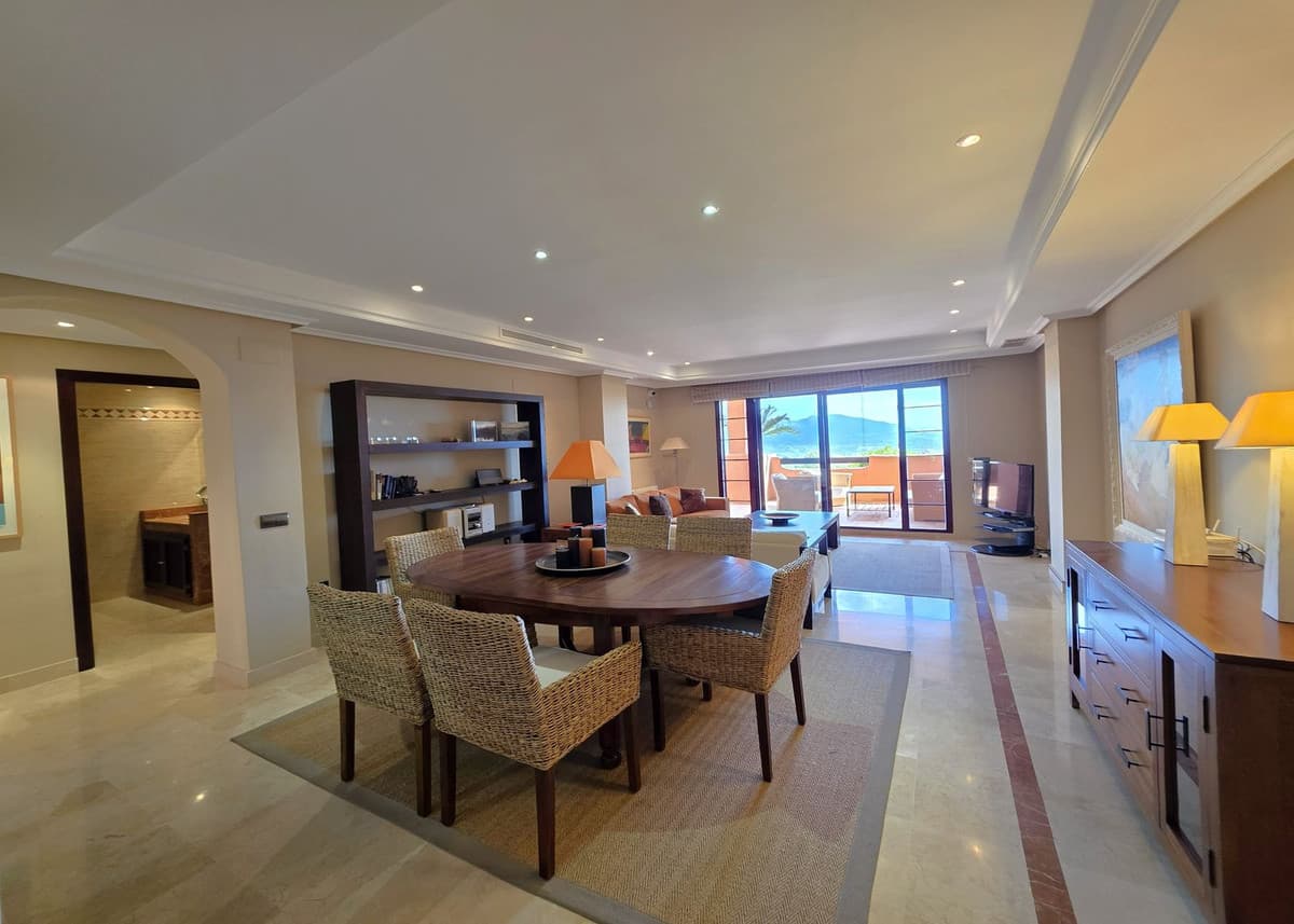Ground Floor Apartment in La Mairena — photo 2 of 10