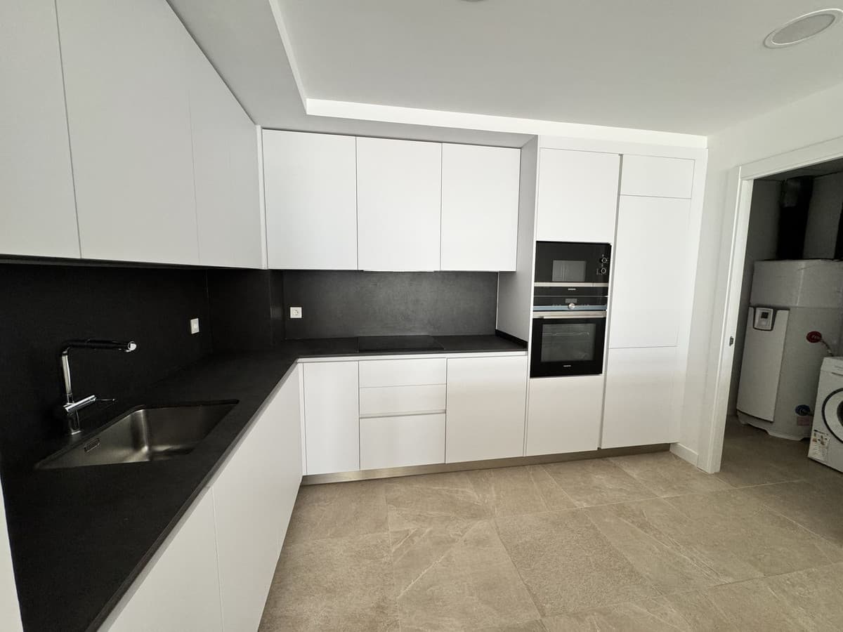 Middle Floor Apartment in Estepona — photo 4 of 10