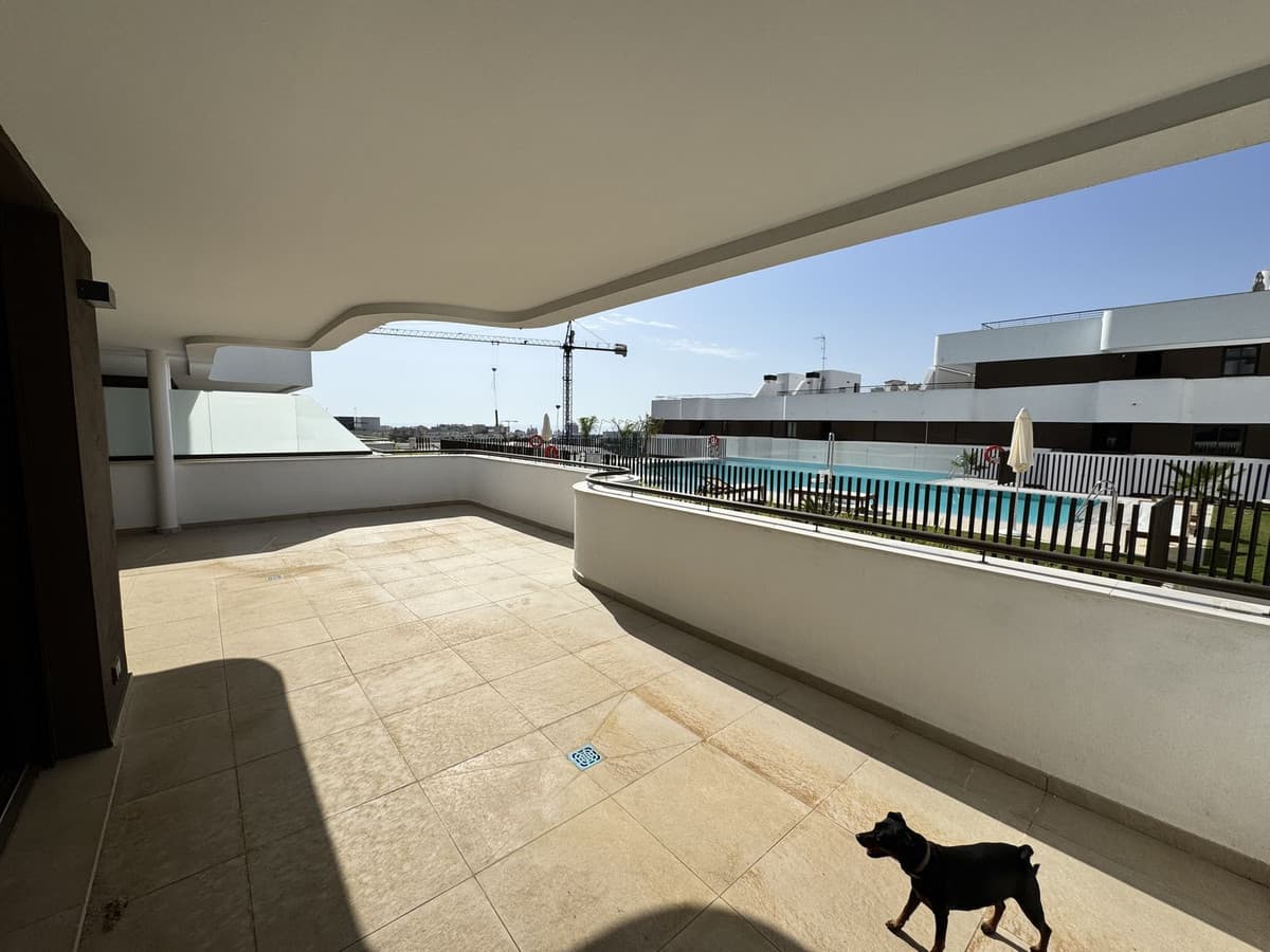 Middle Floor Apartment in Estepona — photo 9 of 10
