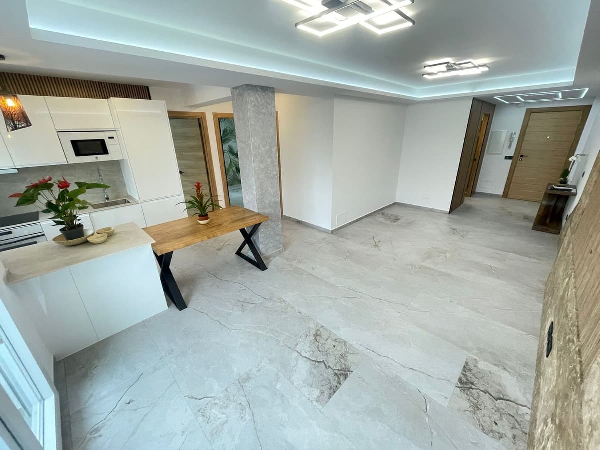 Top Floor Apartment in Estepona — photo 1 of 10