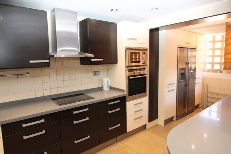 Semi-Detached House in The Golden Mile — photo 3 of 10