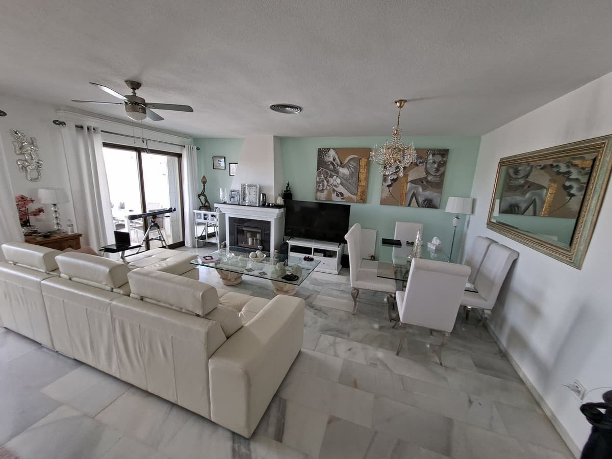 Townhouse in La Duquesa — photo 4 of 10