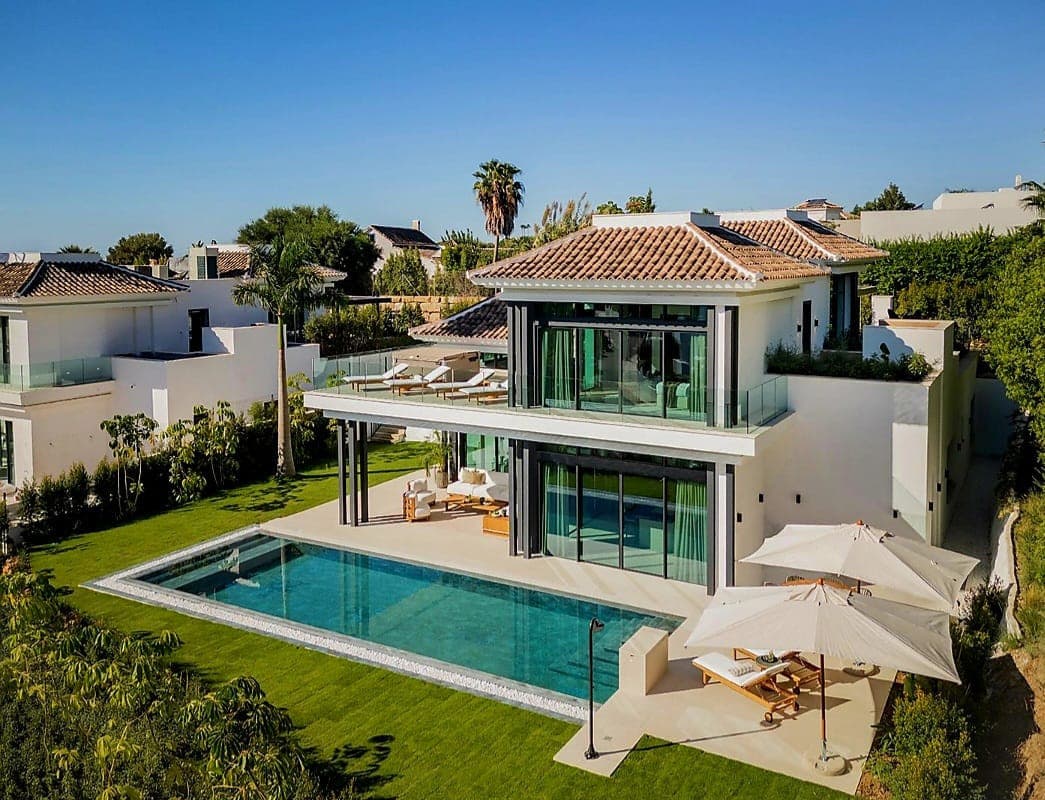 Detached Villa in The Golden Mile — photo 1 of 10
