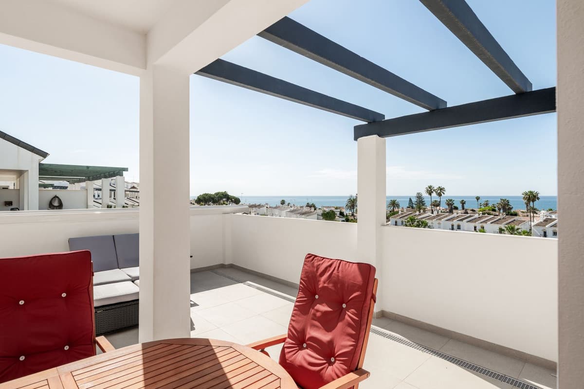 Penthouse Duplex in Estepona — photo 3 of 10