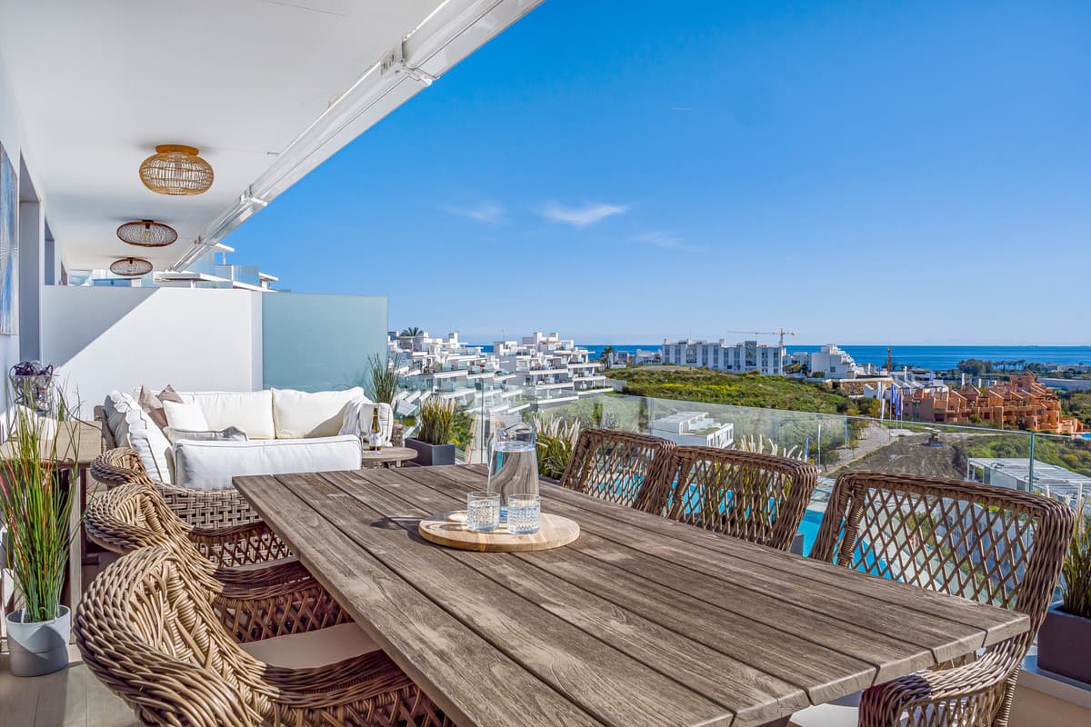 Middle Floor Apartment in Cancelada — photo 9 of 10