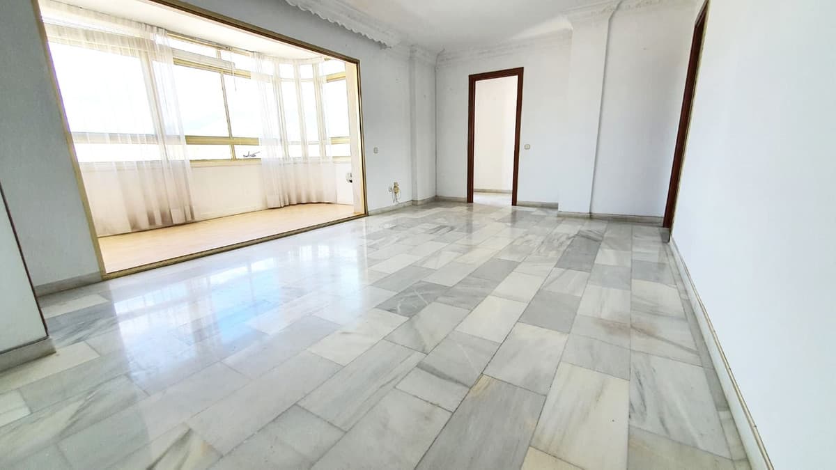 Middle Floor Apartment in Fuengirola — photo 5 of 10