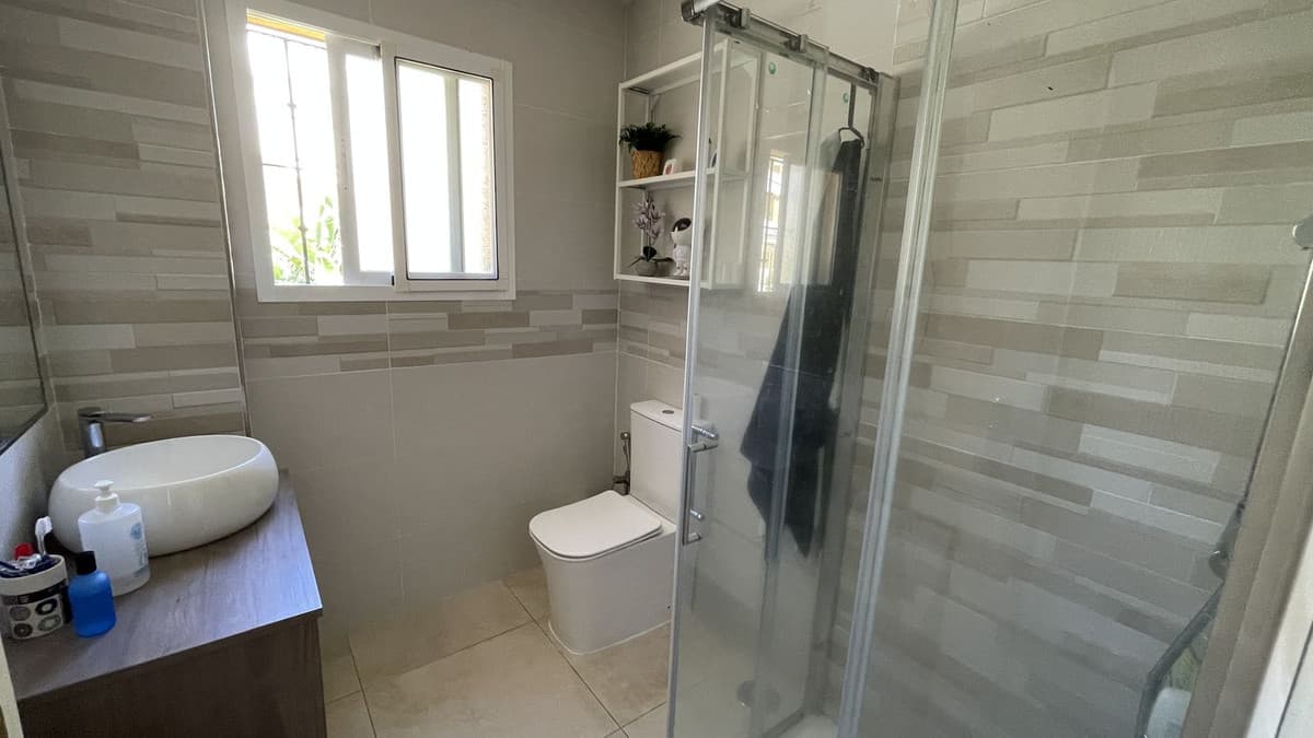 Middle Floor Apartment in Estepona — photo 9 of 10