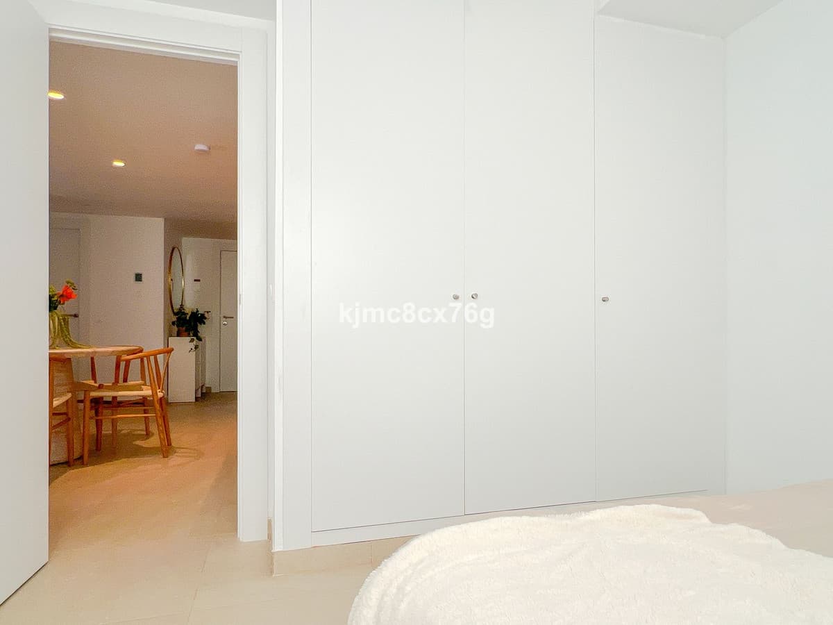 Middle Floor Apartment in Torreblanca — photo 8 of 10