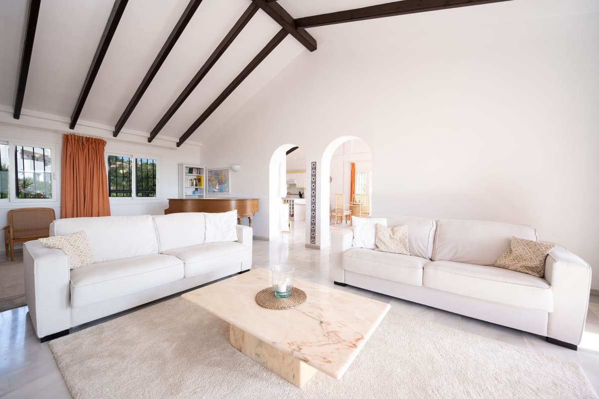 Detached Villa in Elviria — photo 9 of 10