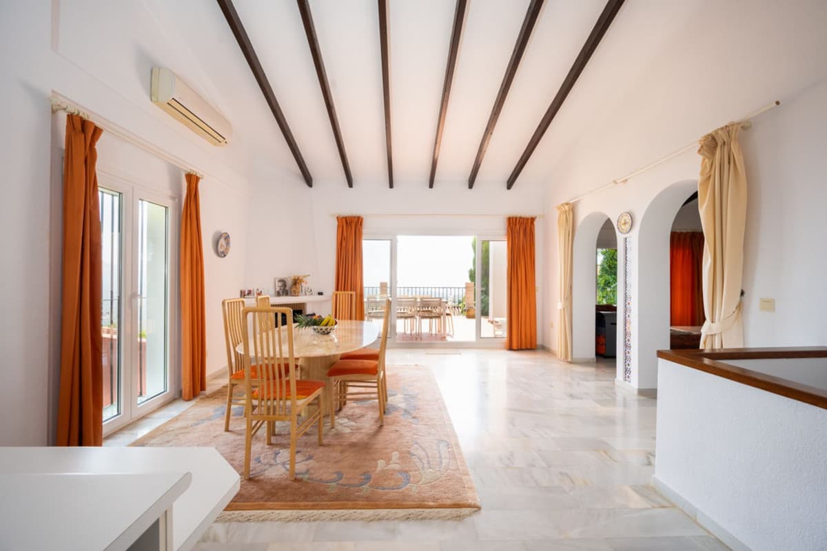 Detached Villa in Elviria — photo 10 of 10