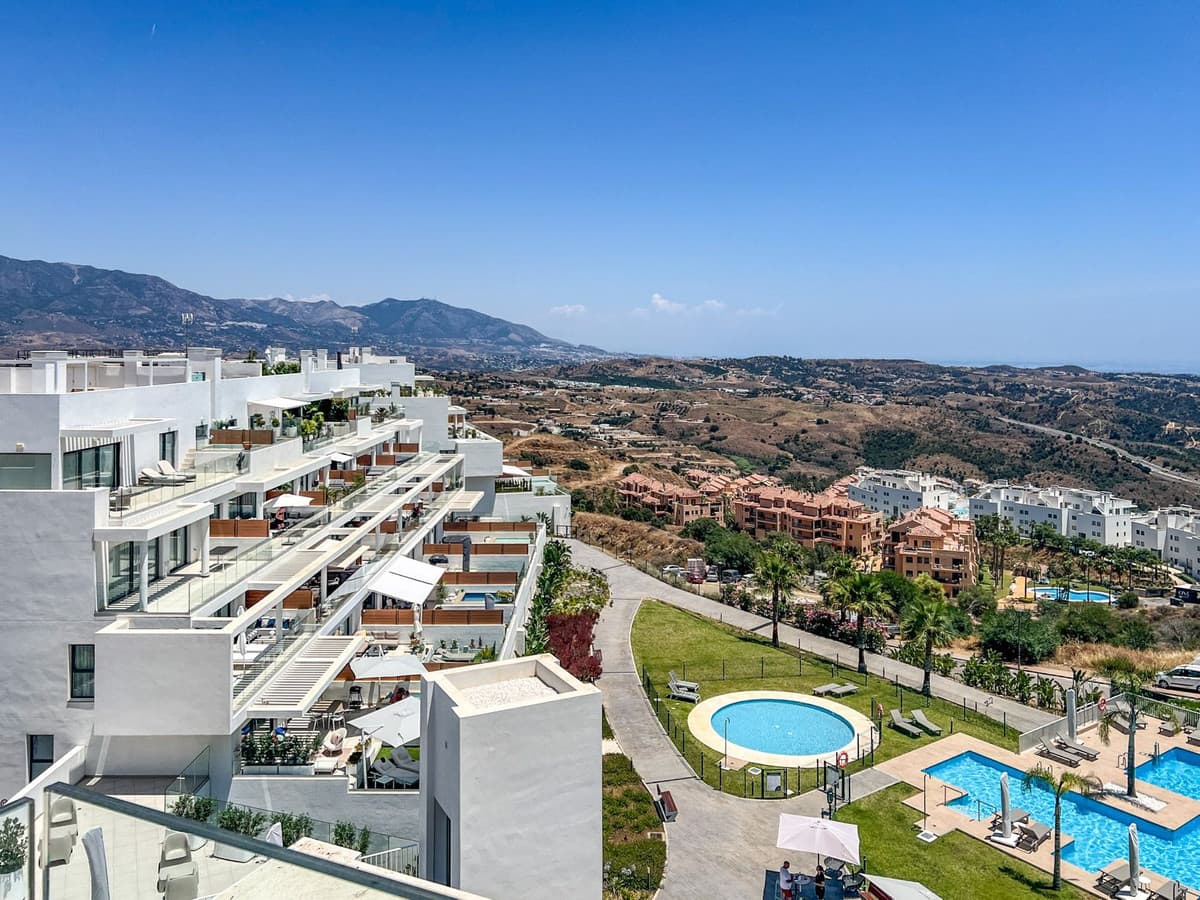Middle Floor Apartment in Calanova Golf — photo 3 of 10