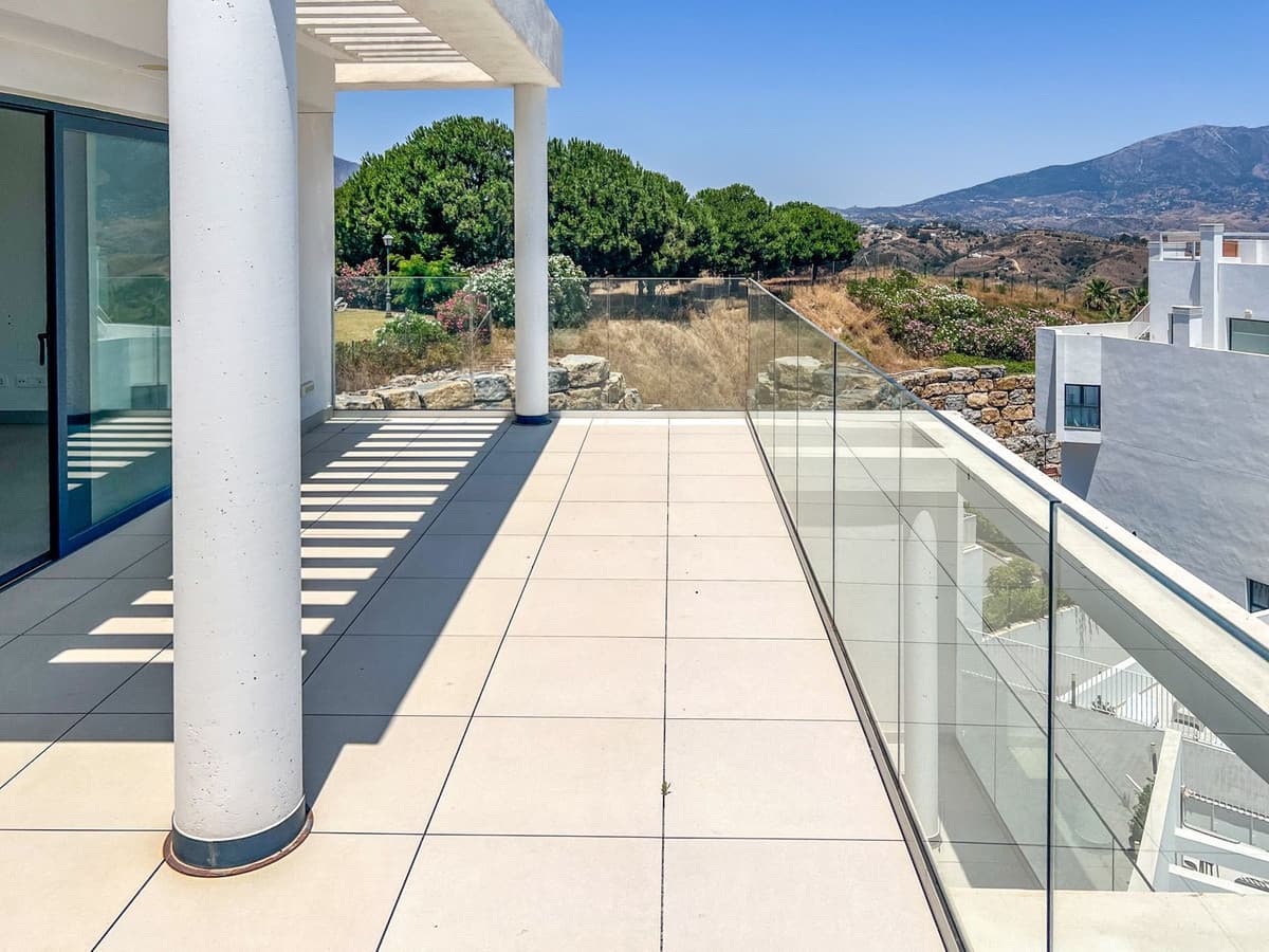 Middle Floor Apartment in Calanova Golf — photo 4 of 10