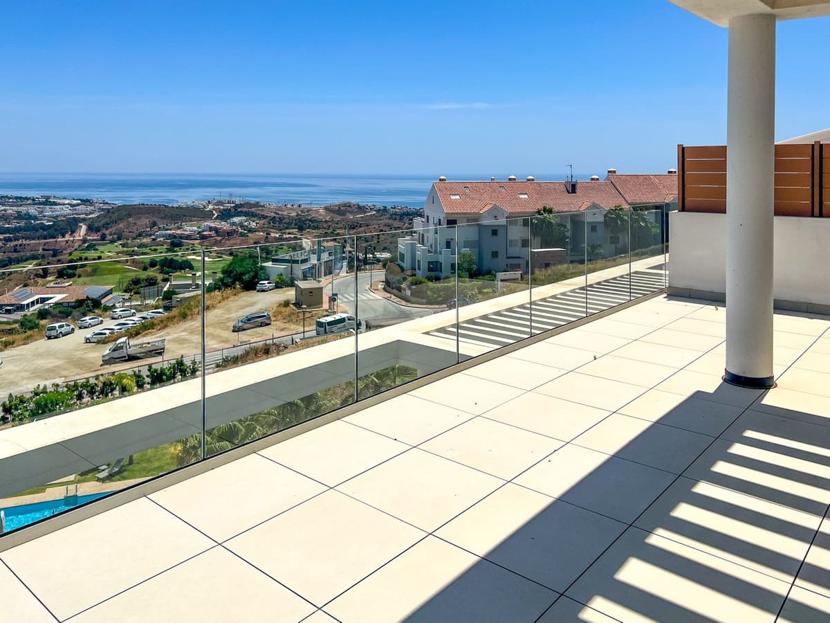 Middle Floor Apartment in Calanova Golf — photo 5 of 10