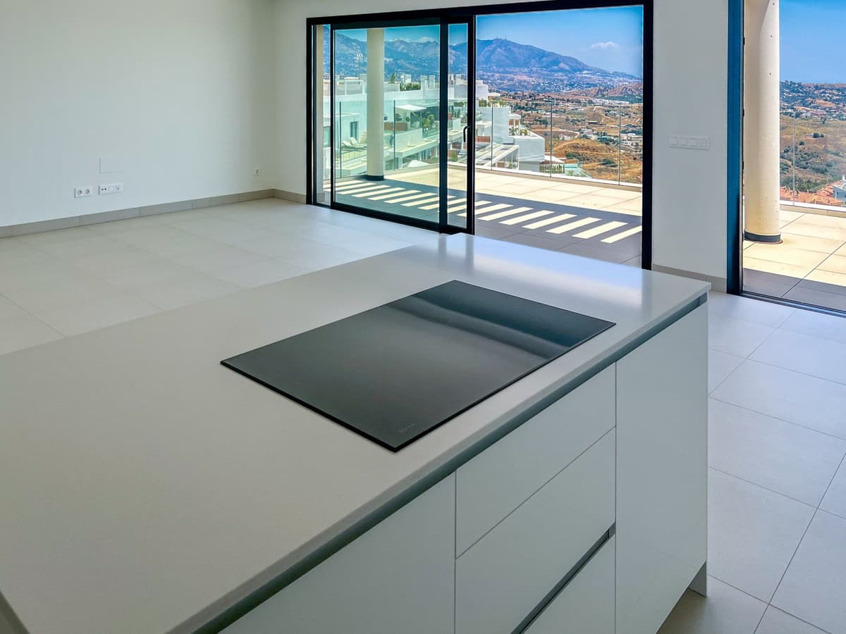 Middle Floor Apartment in Calanova Golf — photo 8 of 10