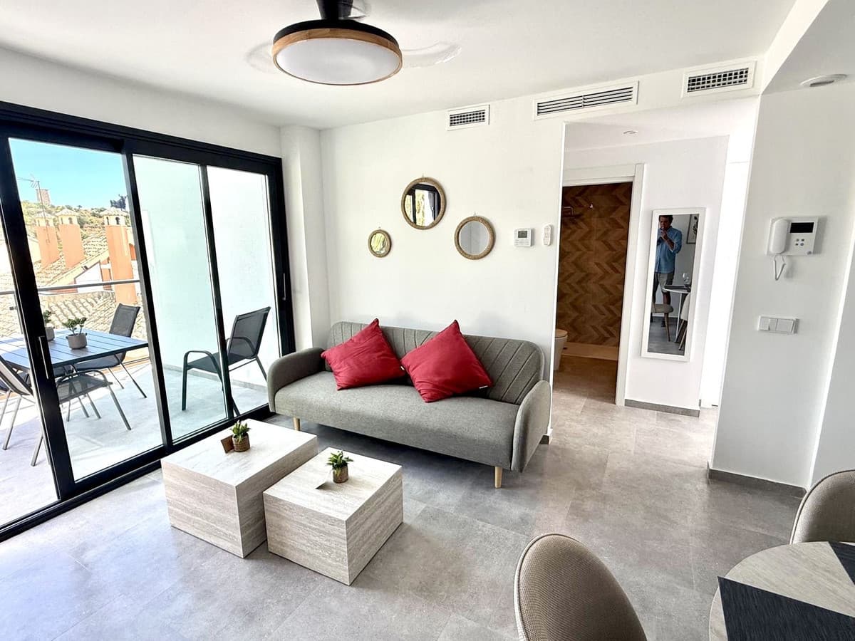 Middle Floor Apartment in Fuengirola — photo 1 of 10