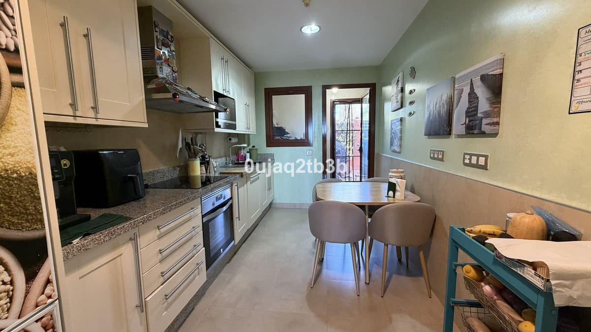 Ground Floor Apartment in Benahavís — photo 7 of 10