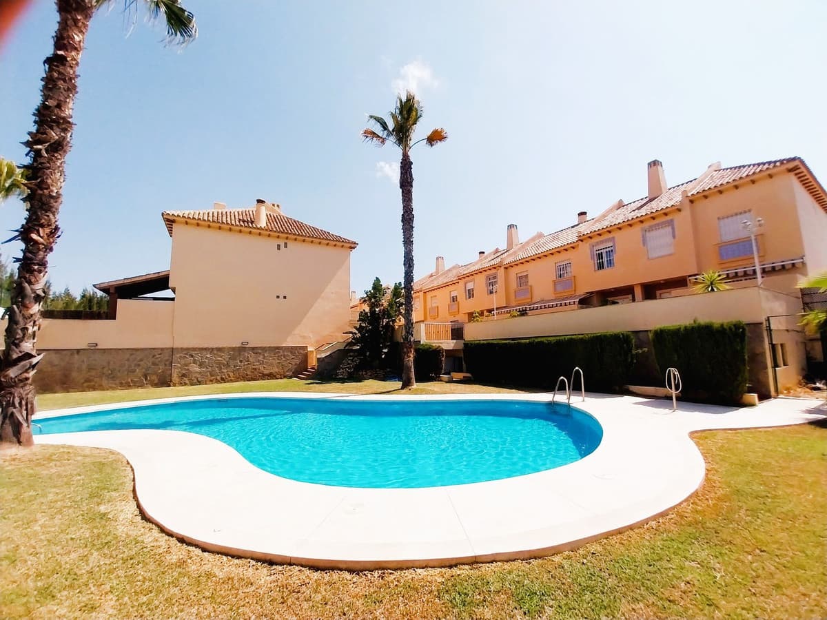 Townhouse in Calahonda — photo 2 of 10