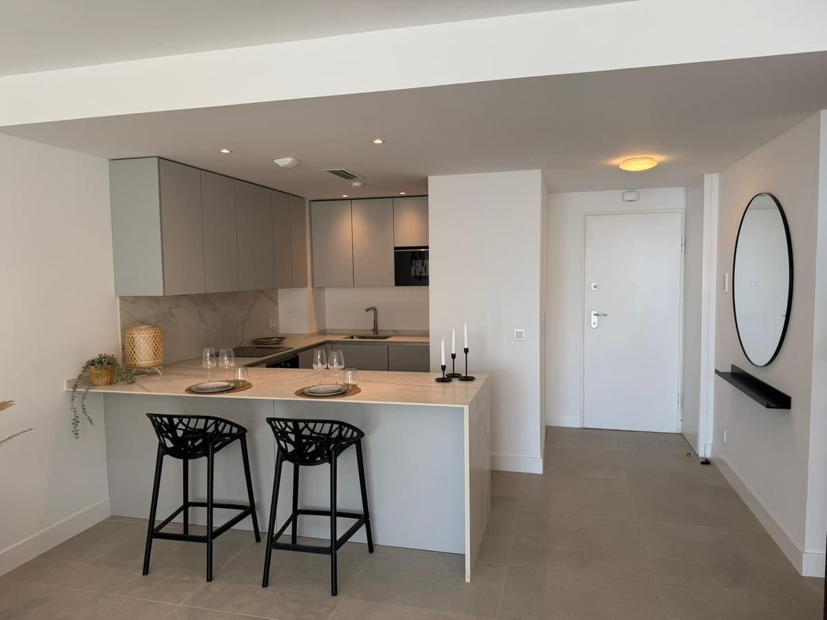 Middle Floor Apartment in Higueron — photo 9 of 10